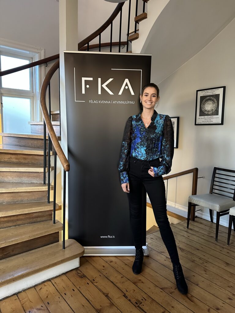Iris Runa Kynningarstarf á aldrei að fara fram í kyrrþey! Aldís, Alexandra, Íris ...